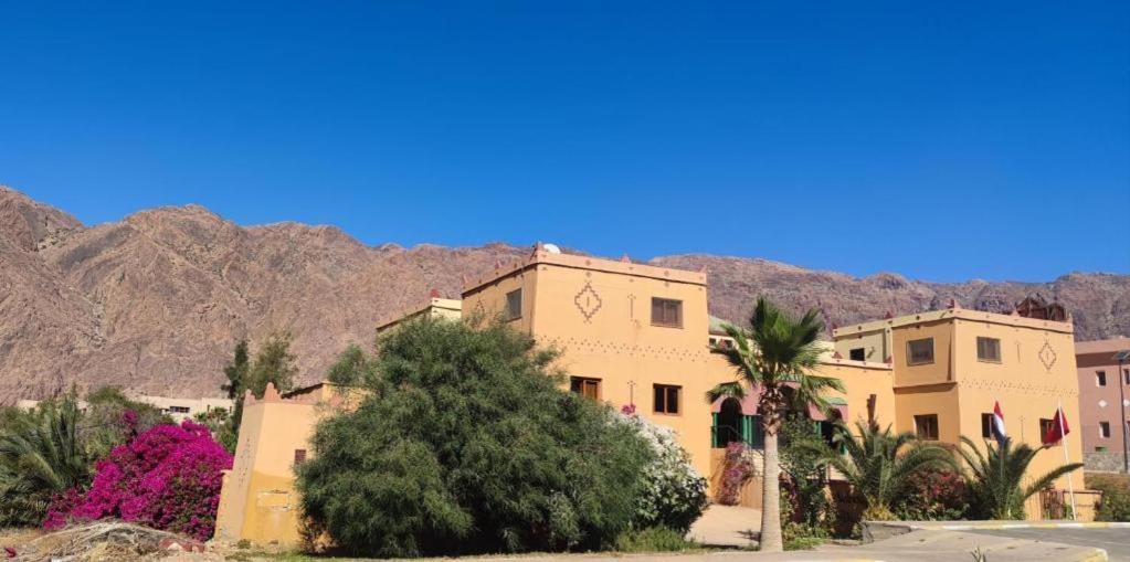 Hotel Click Excursions Tafraoute Taddart Exterior foto